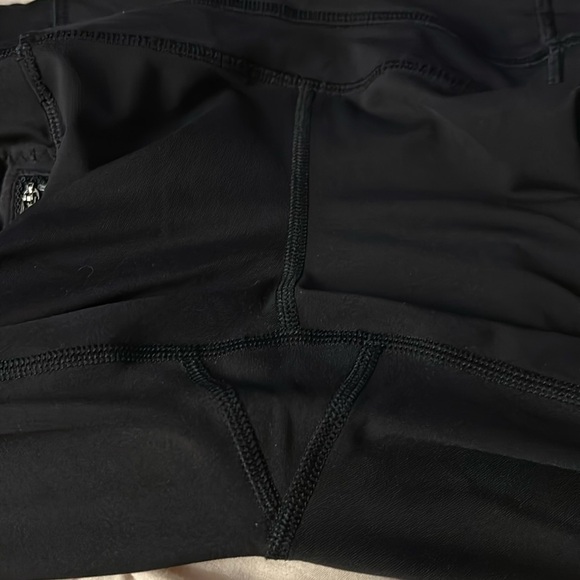 Lululemon Inspire Tight II (Mesh)
Black size 4 - Picture 11 of 16